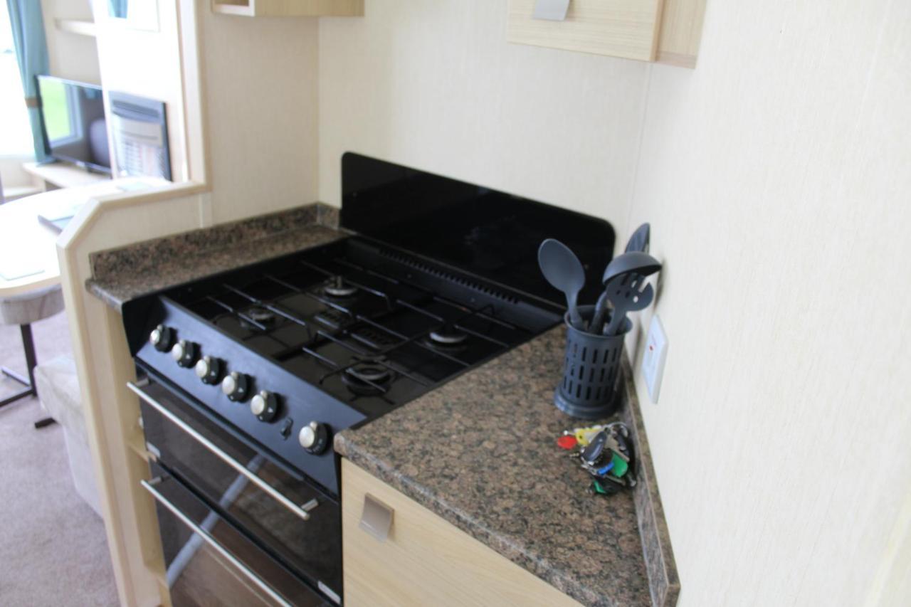 Atlas Florida Apartment Looe Exterior photo